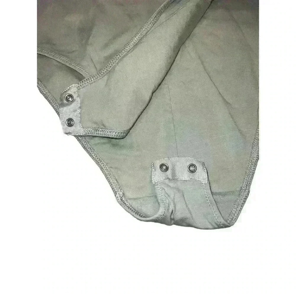 Everlane Light Green Short Sleeve V Neck Bodysuit Size Small - Picture 4 of 6